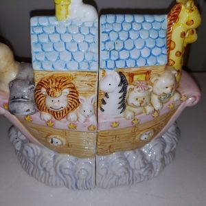 Noah's Ark Bookends By Russ Berrie Co. Nursery or Child Room Minor Defect